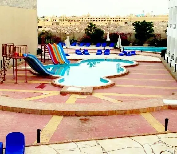 Cecelia Private Beachaccess For Families, Near Airport Apartment *
