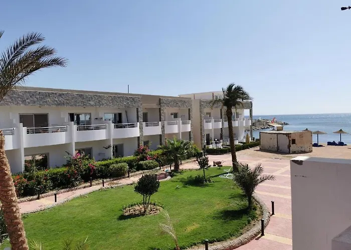 Cecelia Private Beachaccess For Families, Near Airport Apartment